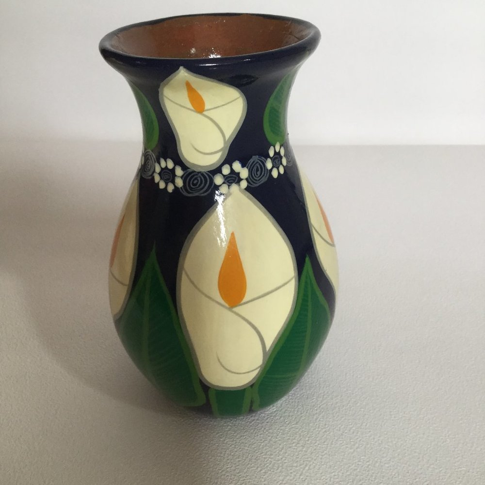 Beautiful pottery vase blue with green yellow leaves white flowers 7 1/4" tall